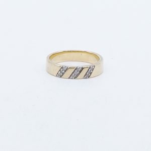 Ring Guld 18K 4,4g Ø16,75, med små diamanter