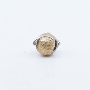 Pärllås Ole Lynggaard tvåfärgat Guld 18K 6,2g Bredd 15mm Höjd 15mm med diamanter 2xca0,05ct