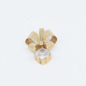 Hänge Stigbert Guld 18K 3,0g Bredd 18mm Höjd 29mm med sten