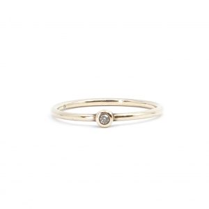 Ring 14K 1,3g Ø17,75 med diamant 1xca0,03ct