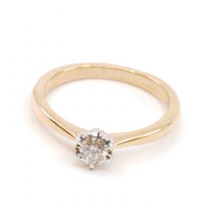 Ring Guld 18K 2,6g Ø15½ med diamant ca 0,15ct