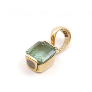 Hänge med grön sten Guld 18K 1,06g Bredd 5mm Höjd 15mm