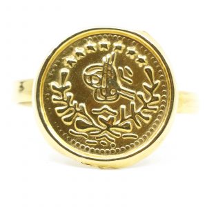 Ring Guld 14K 0,9g Ø18,75 med myntliknande föremål