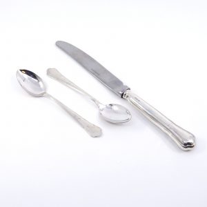 2 Teskedar, 1 Bordskniv Chippendale i Nysilver