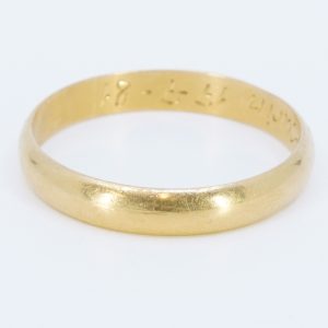 Ring slät Guld 23K 6,7g Ø24, graverad, repig