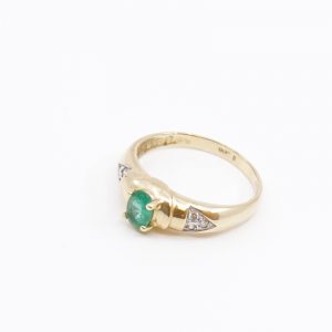 Ring Guld 14K 2,8g Ø17½ med grön sten och diamanter 6xca0,01ct