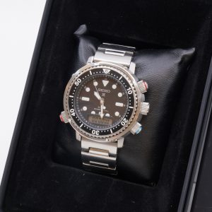 Armbandsur Seiko Solar Diver 200m, ref. SNE033P1, quartz/solar, datum, stål