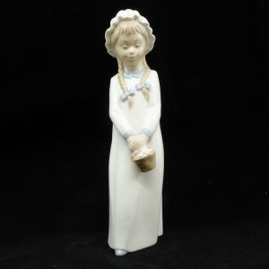 Figurin Lladro Flicka i glaserat porslin