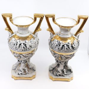Vaser 2st Capodimonte Italien höjd: 34,5cm