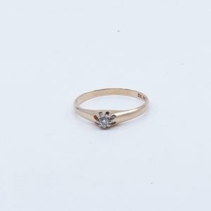 Ring Guld 18K 1,9g Ø18 med diamant 1xca0,0