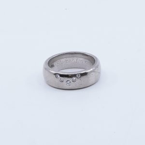 Ring vitguld 18K 14,5g Ø17,5 med diamanter 1xca0,05ct, 4xca0,01ct
